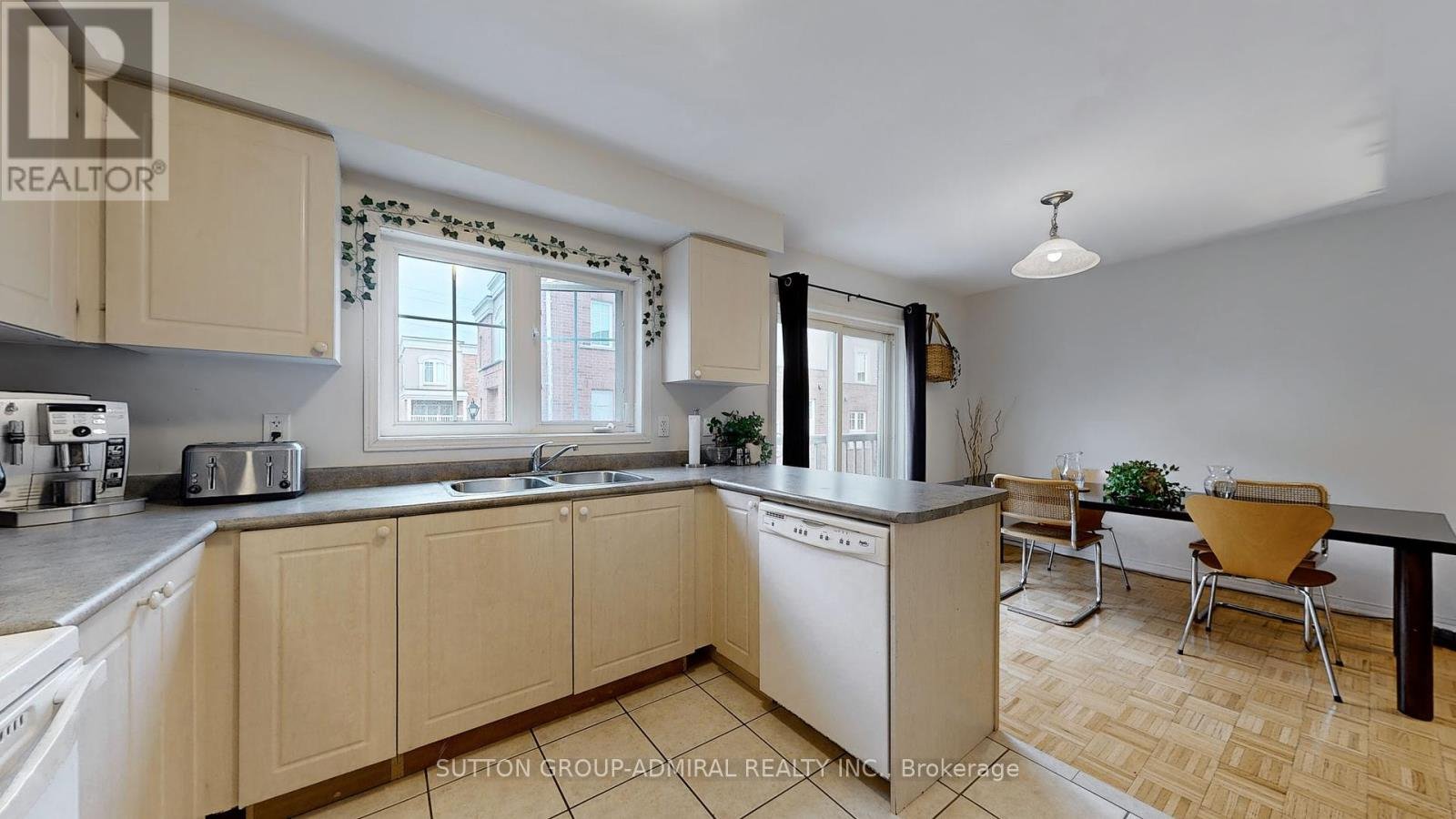 4 Bedroom Townhouse for Rent - 365 Murray Ross Pkwy, York, ON 3
