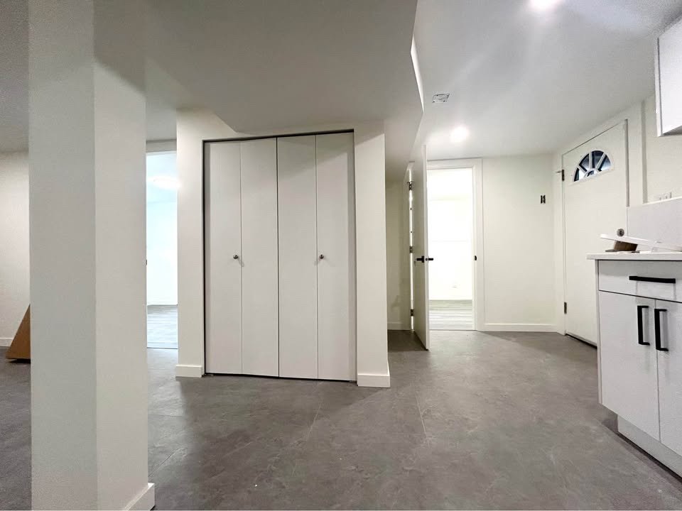 3 Bedroom Apartment for Rent - 916 10th Ave, New Westminster, BC 3