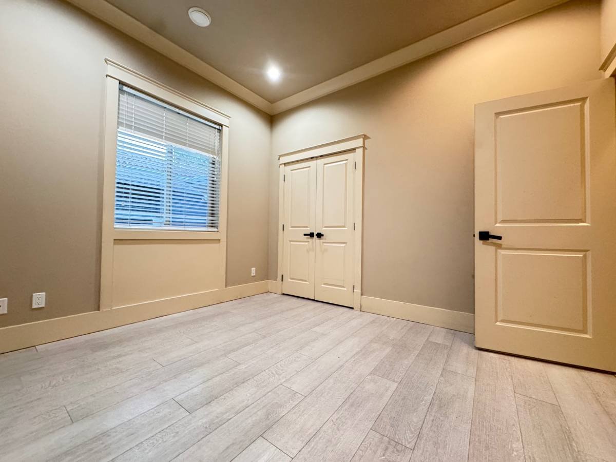 Room in House for Rent - Pinewell Cres, Richmond, BC 3