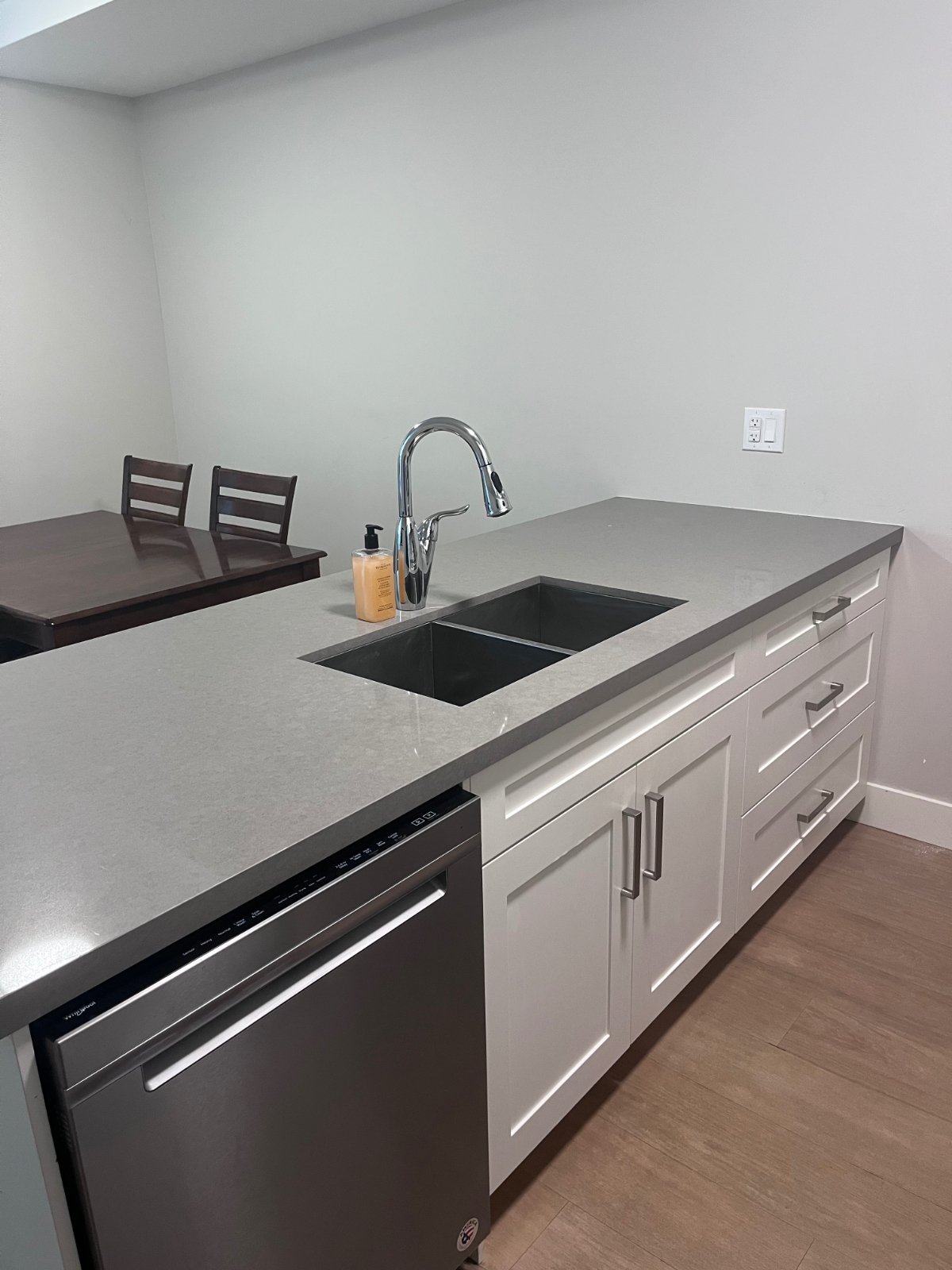 2 Bedroom Private Suite for Rent - Greylynn Cres, North Vancouver District, BC 2