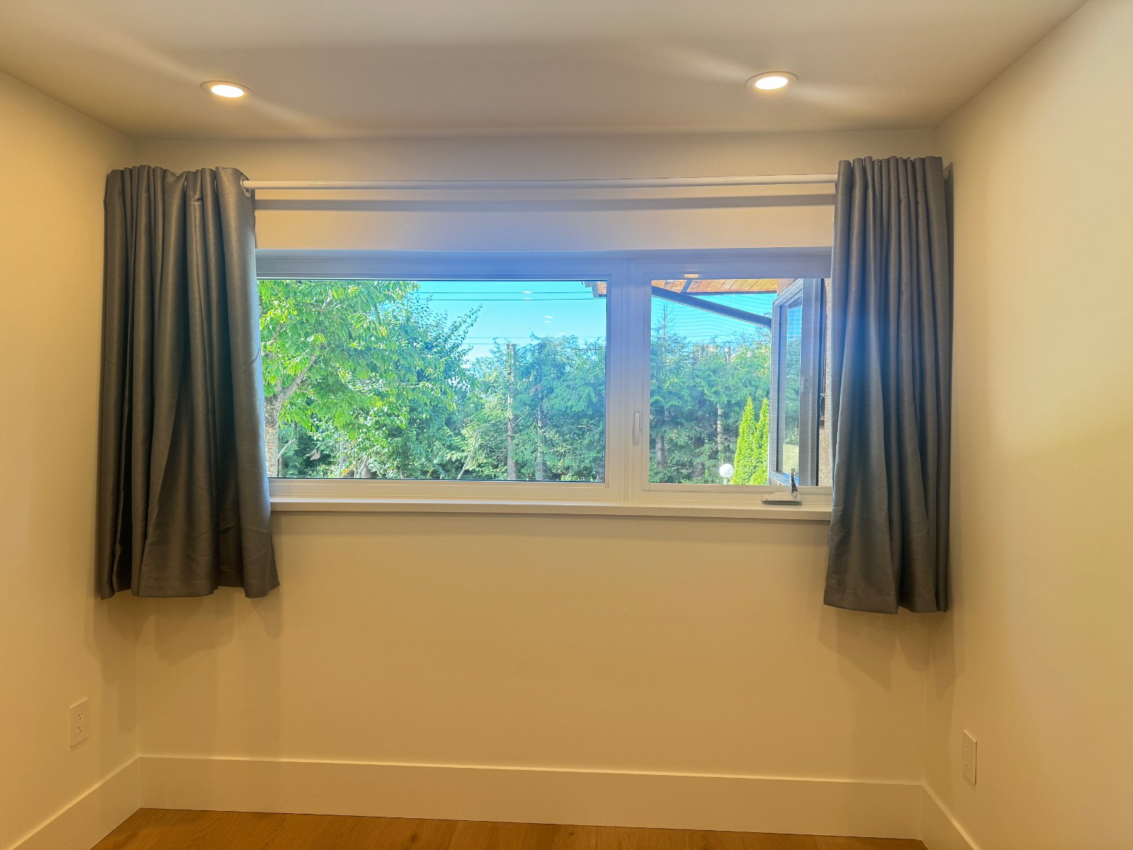 2 Bedroom House for Rent - Woodgreen Dr, West Vancouver, BC 4