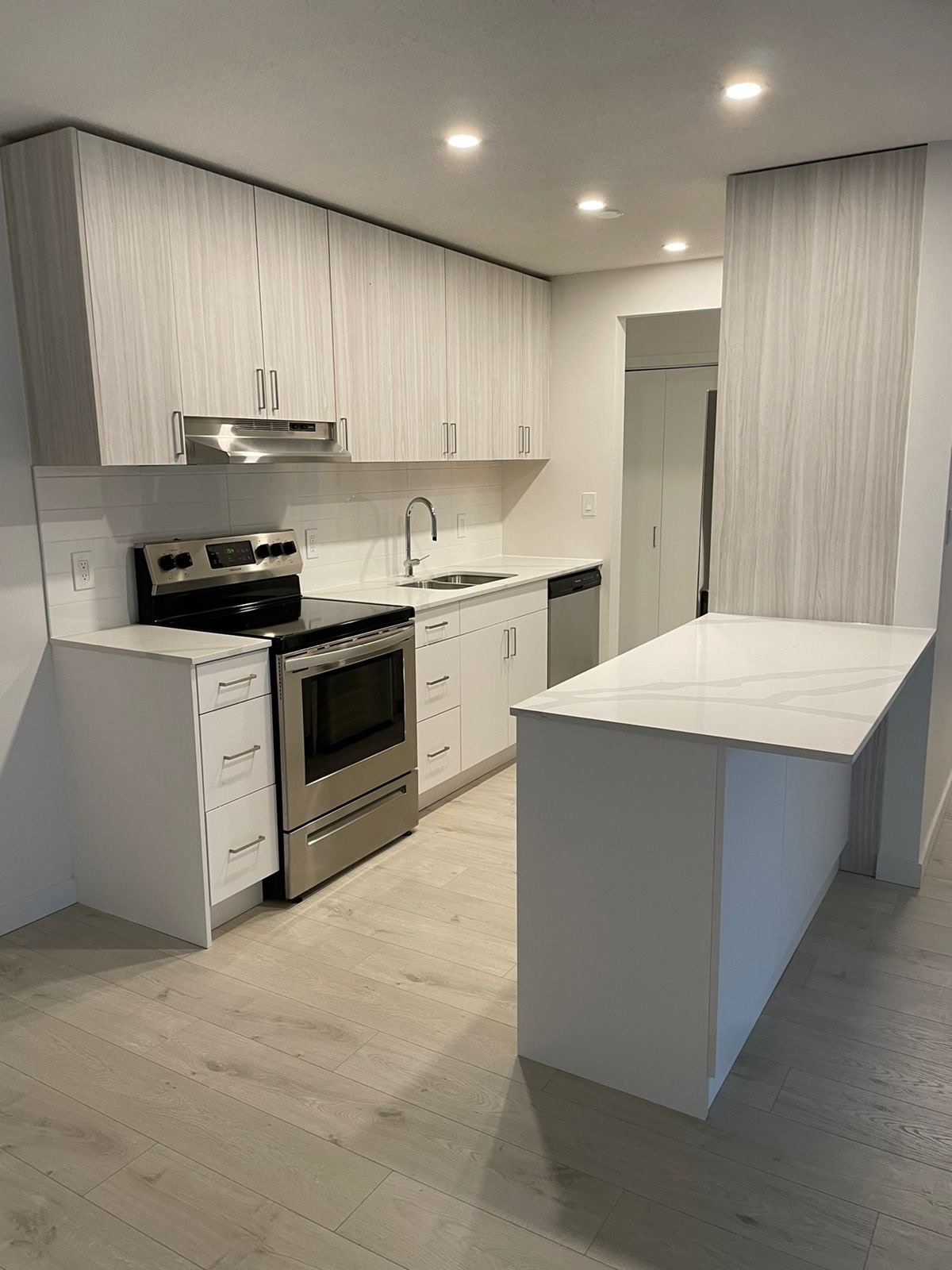 2 Bedroom Apartment for Rent - 908 Berkley Road, North Vancouver, BC 3