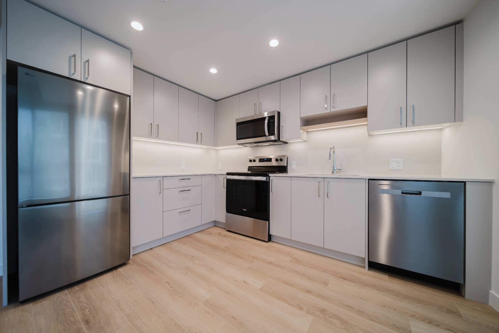 2 Bedroom Apartment for Rent - 4281 Grange St, Burnaby, BC 3