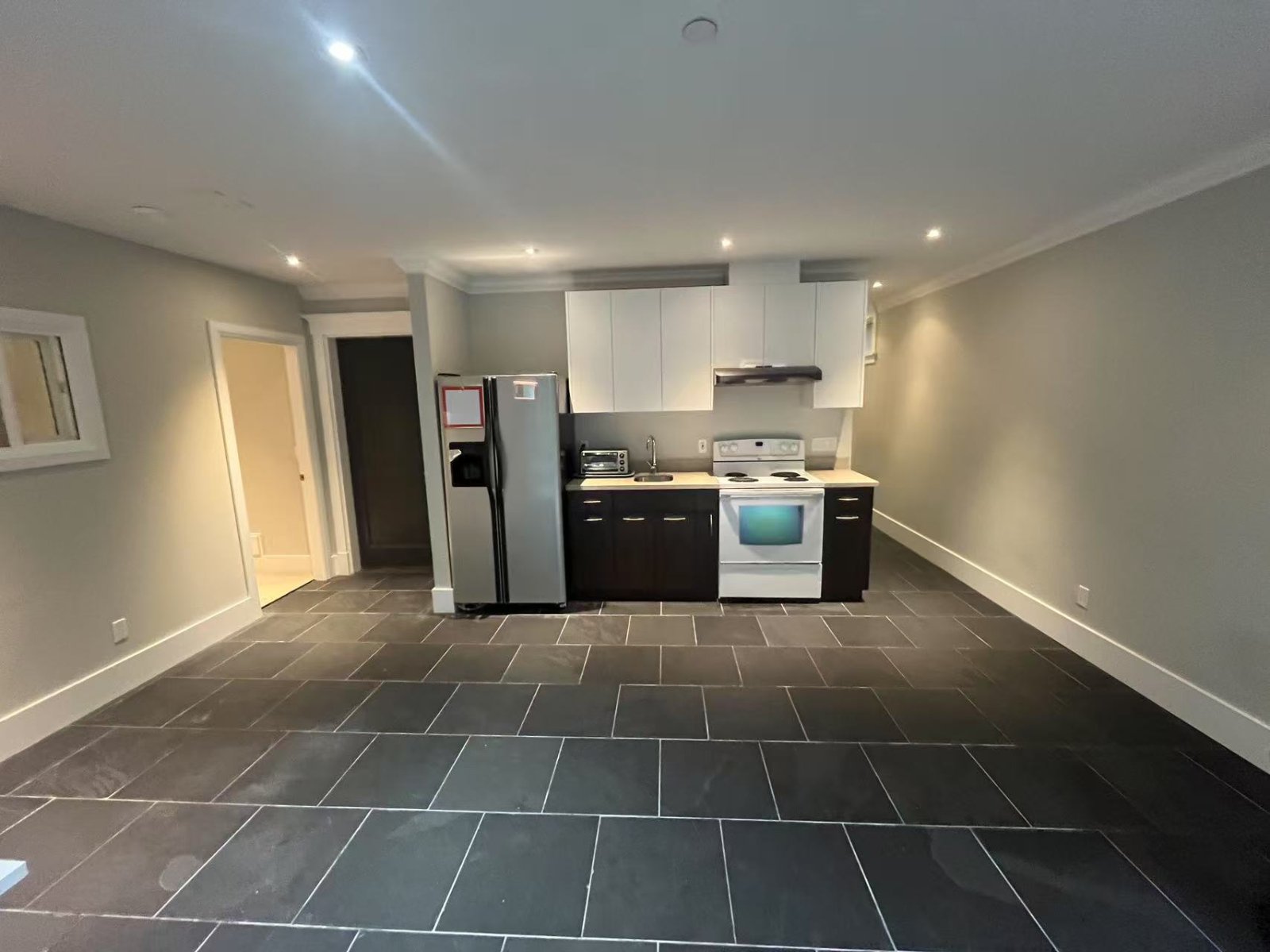 2 Bedroom Private Suite for Rent - 3854 W.14th Ave, Vancouver, BC 3