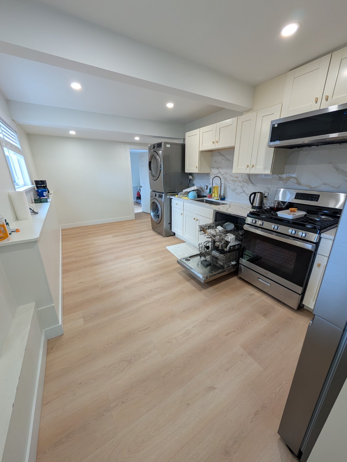 4 Bedroom House for Rent - 22nd St, West Vancouver, BC 2