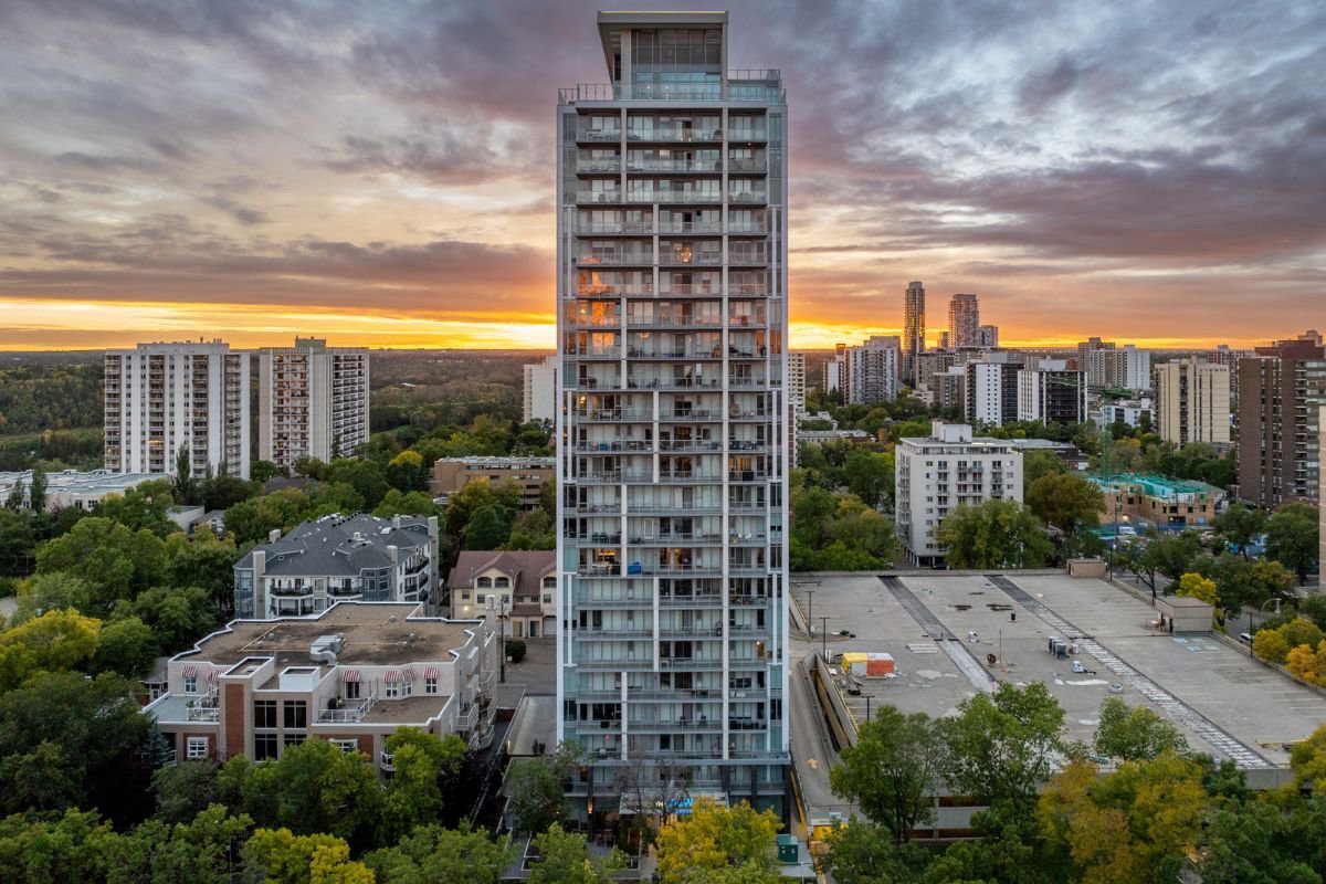 2 Bedroom Apartment for Rent - 9922 111 Street NW, Edmonton, AB 3