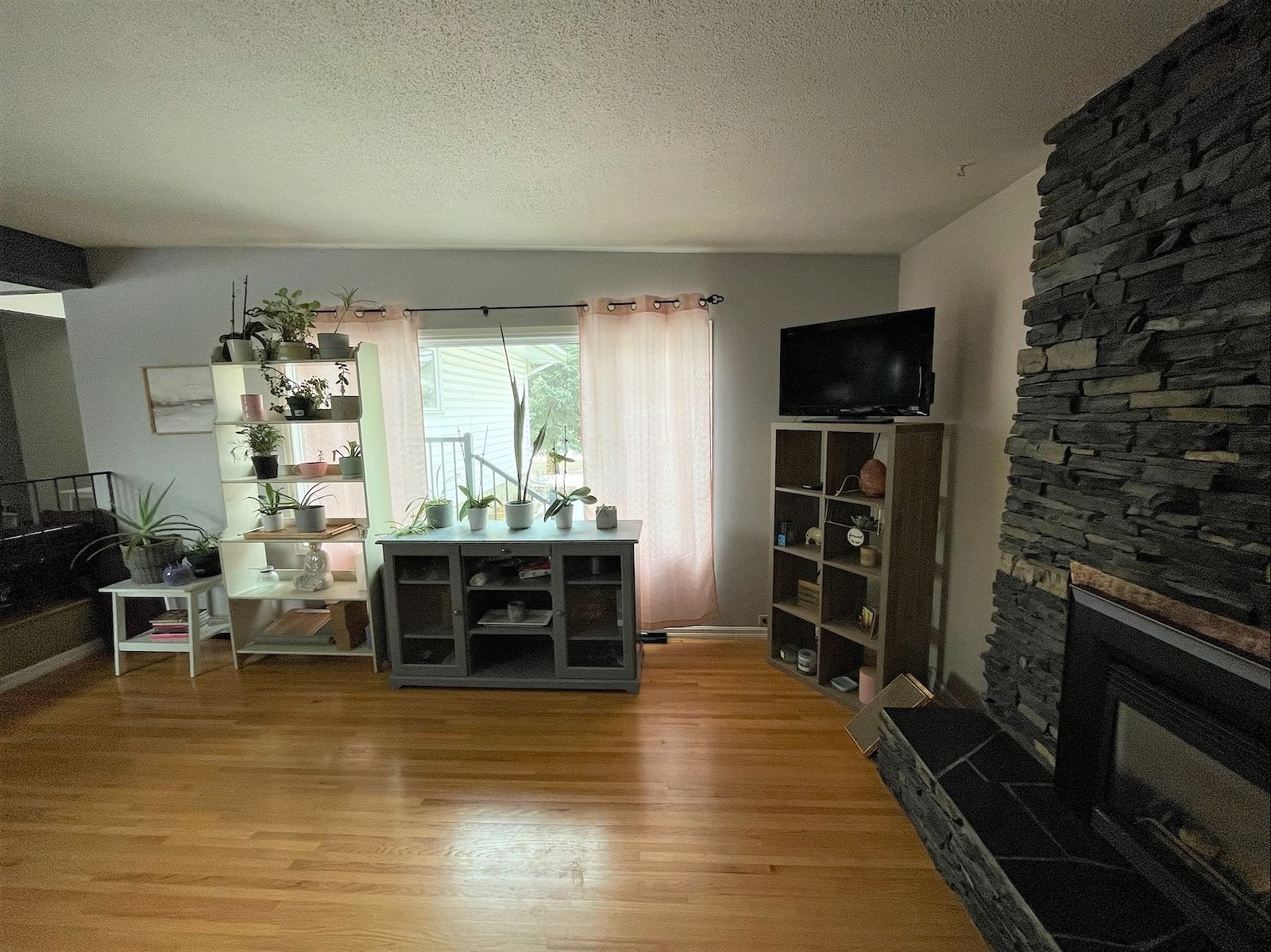 4 Bedroom House for Rent - Dalford Rd NW, Calgary, AB 2