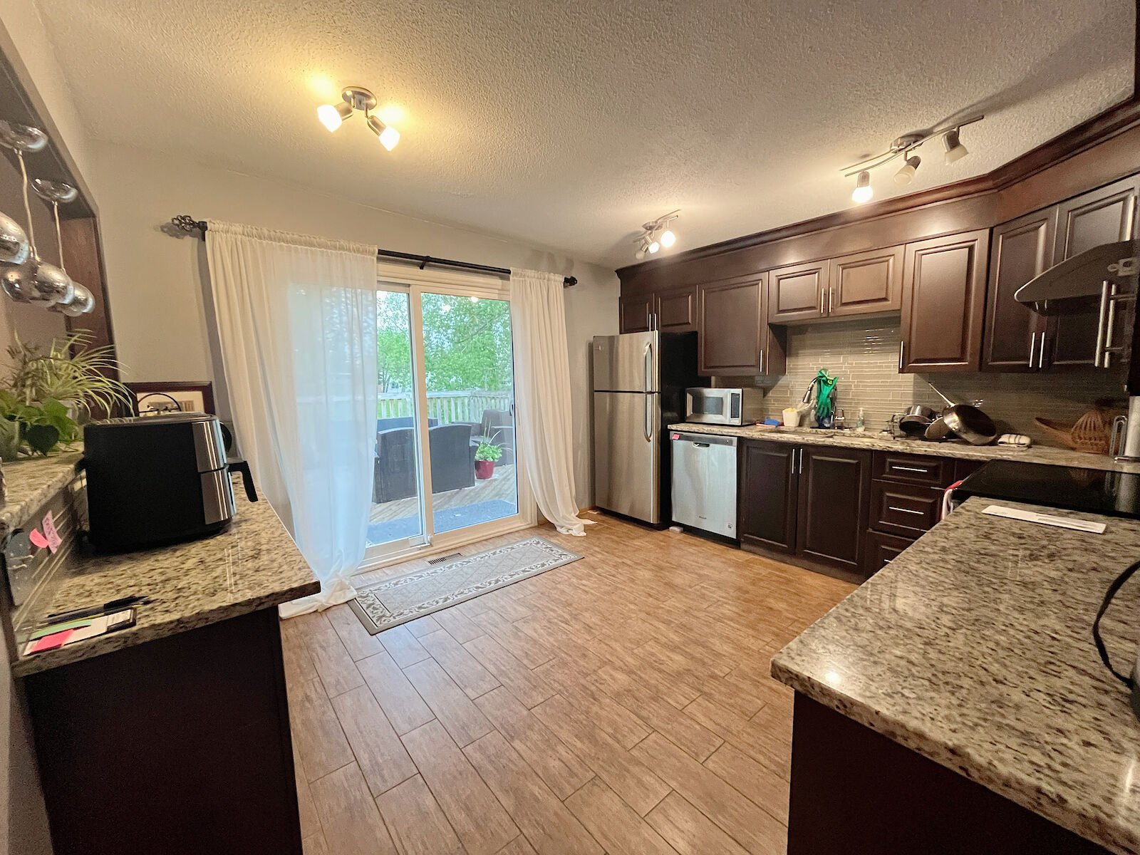 4 Bedroom House for Rent - Dalford Rd NW, Calgary, AB 4