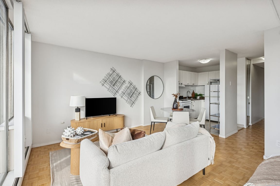 Studio Apartment for Rent - 1305 W 12th Ave, Vancouver, BC 2