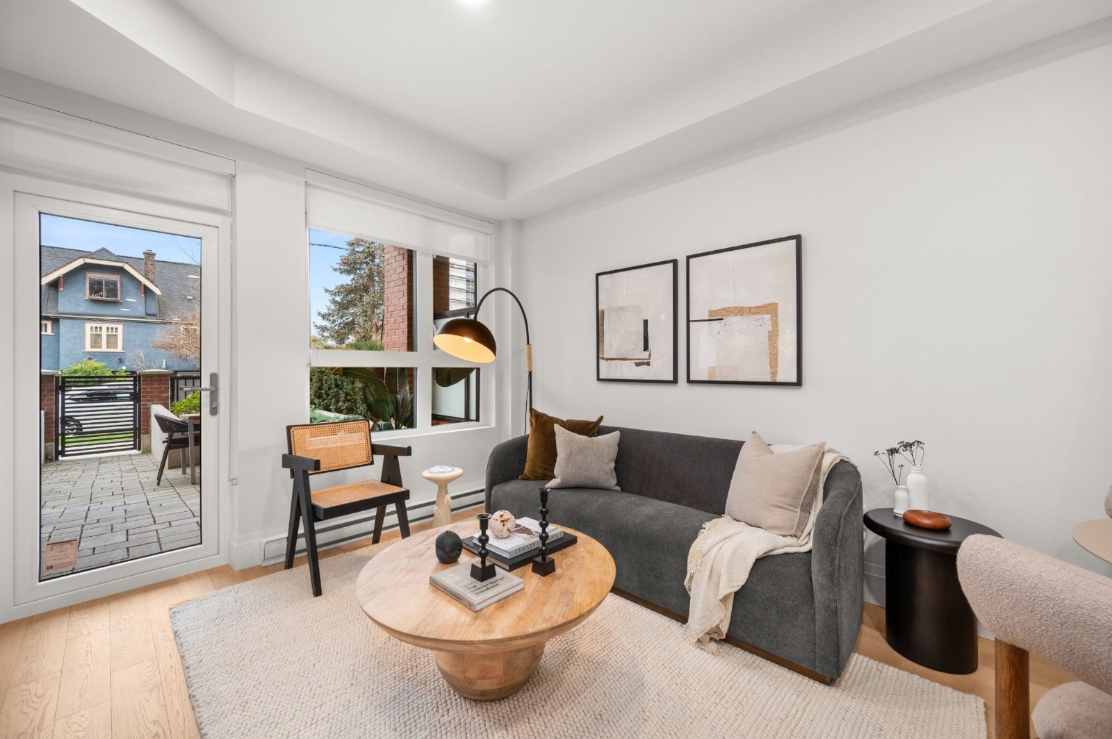 Studio Apartment for Rent - 2550 Garden Dr, Vancouver, BC 4