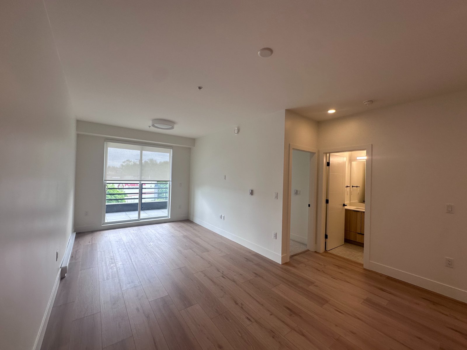 2 Bedroom Apartment for Rent - 20769 Fraser Hwy, Langley, BC 4