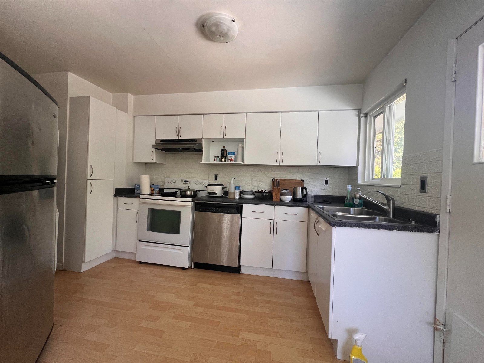 3 Bedroom House for Rent - Kraft Pl, Burnaby, BC 4