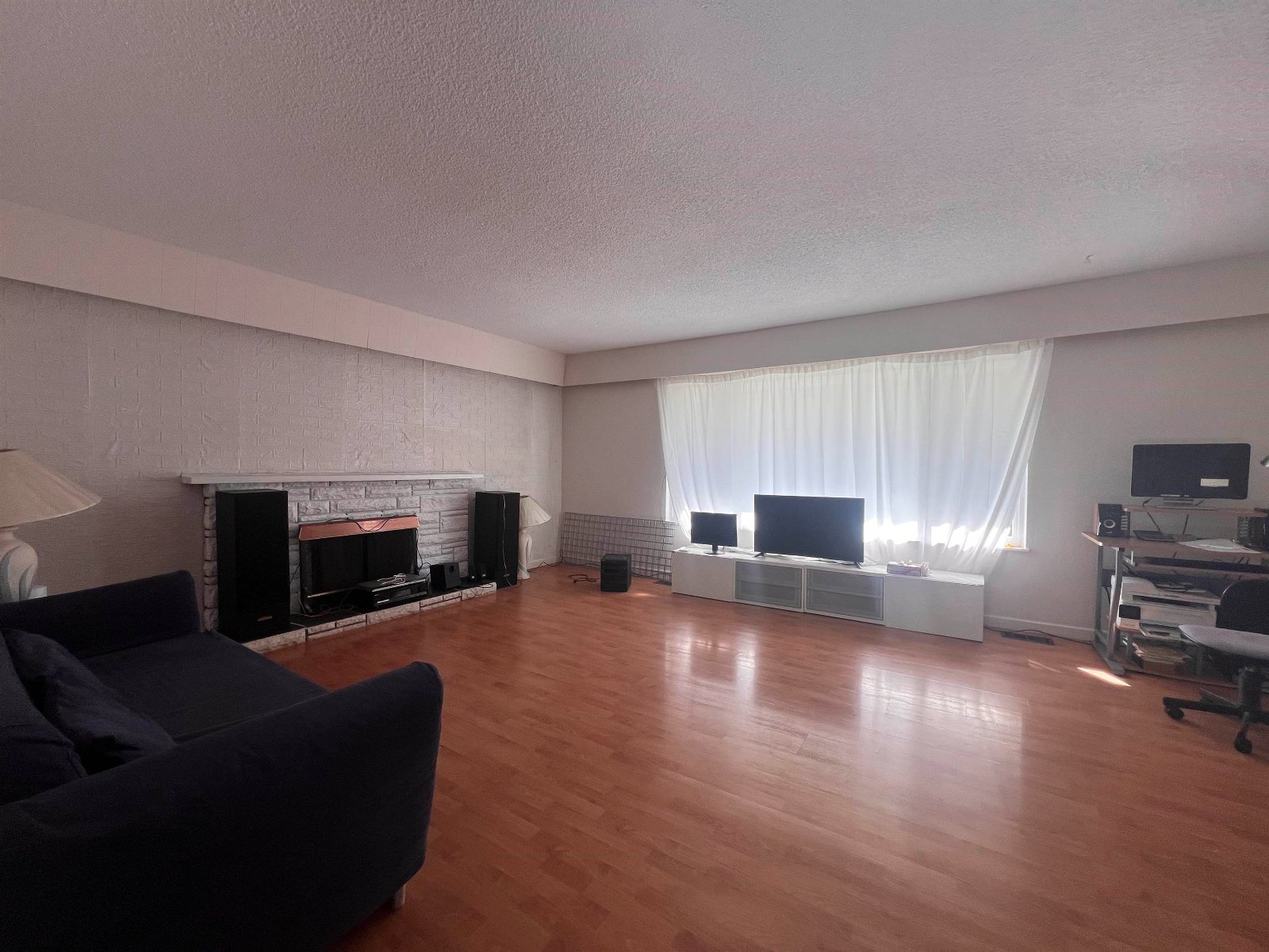 3 Bedroom House for Rent - Kraft Pl, Burnaby, BC 2