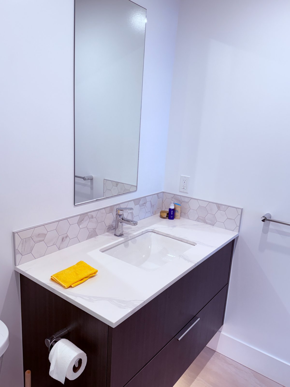 2 Bedroom Apartment for Rent - 2250 E 1st Ave, Vancouver, BC 3