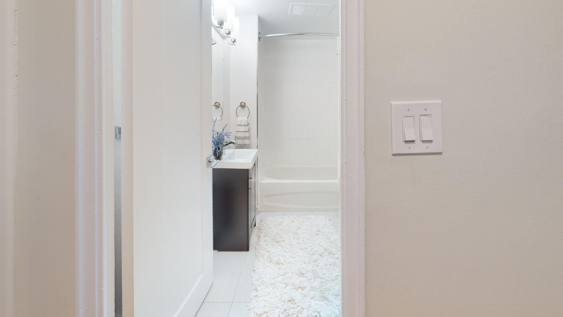 3 Bedroom Apartment for Rent - 165 Ontario St., St. Catharines, ON 3