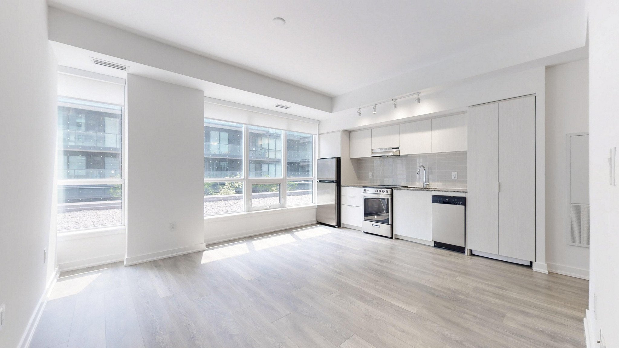 2 Bedroom Apartment for Rent - 31 Phipps St, Toronto, ON 5