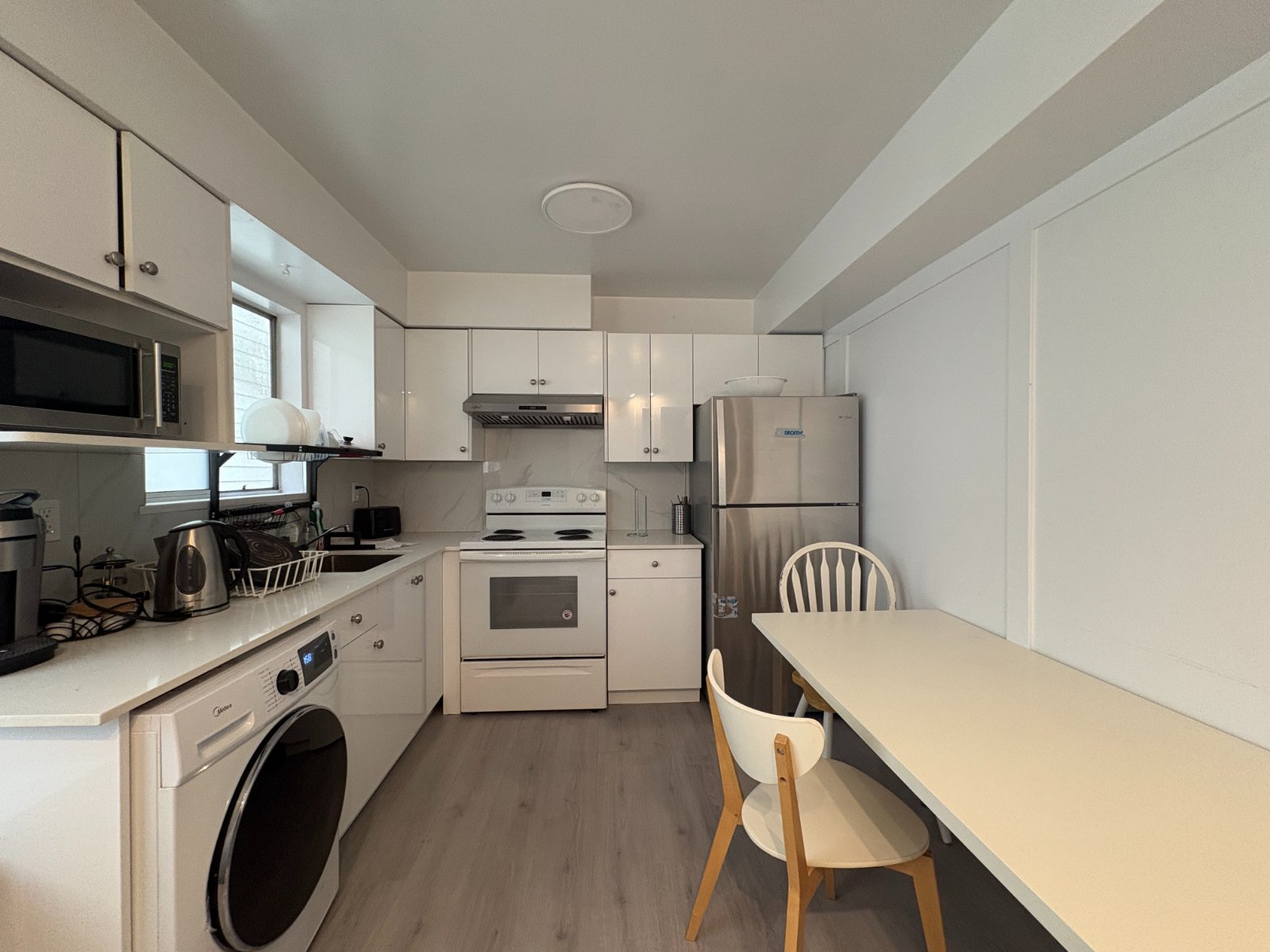 3 Bedroom Garden Suite for Rent - Earles St, Vancouver, BC 3