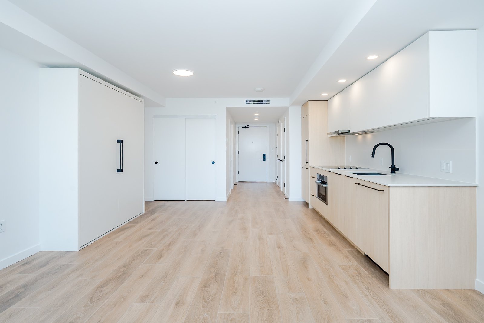 Studio Apartment for Rent - 13738 Central Ave, Surrey, BC 2