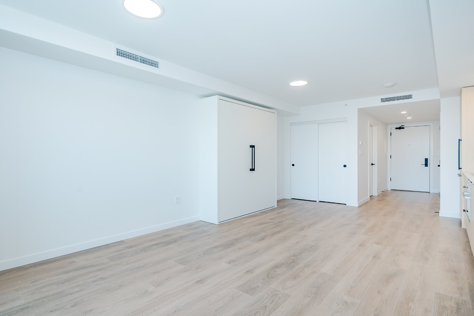 Studio Apartment for Rent - 13738 Central Ave, Surrey, BC 5