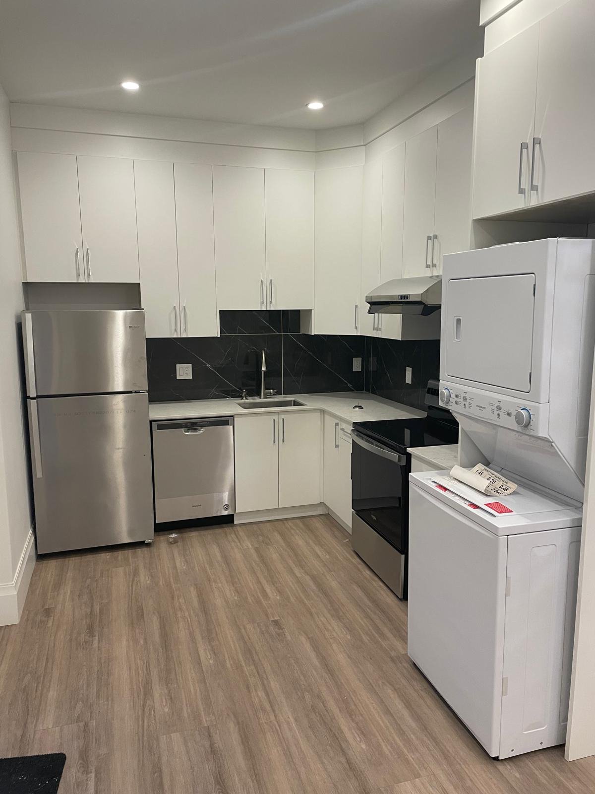 2 Bedroom Private Suite for Rent - 155B St, Surrey, BC 3
