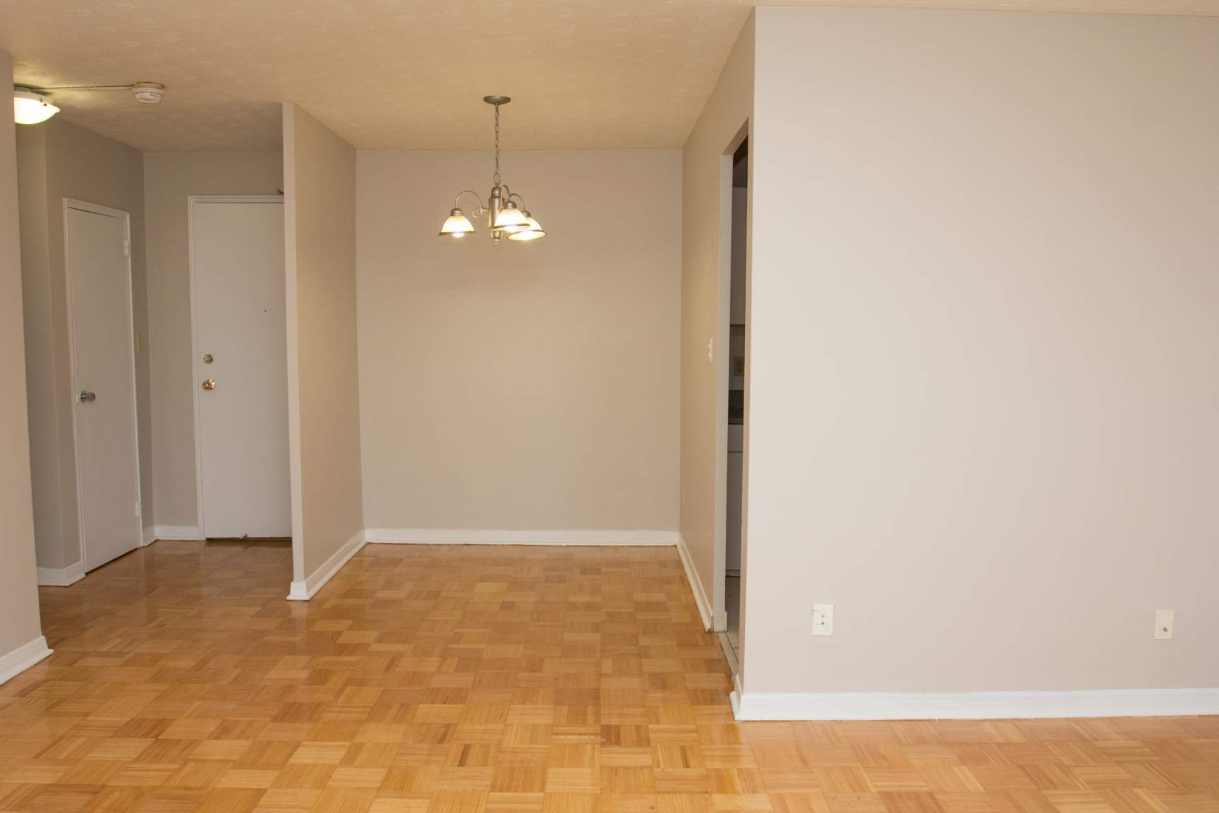 2 Bedroom Apartment for Rent - 672 Kennedy Road, Toronto, ON 5
