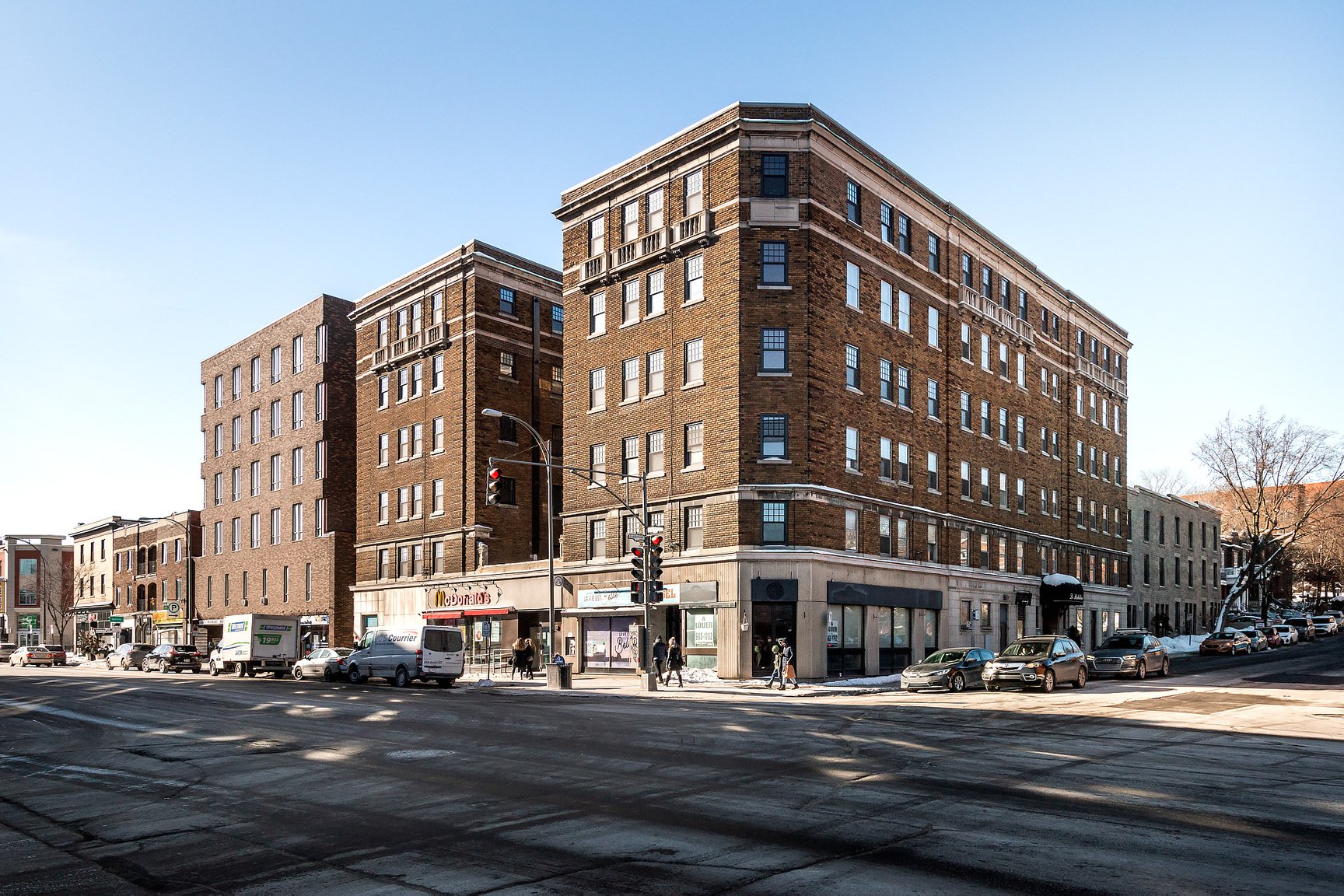 2 Bedroom Apartment for Rent - 418 Claremont Avenue, Montreal, QC 2