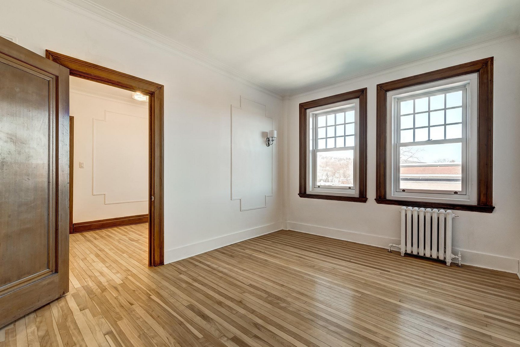 2 Bedroom Apartment for Rent - 418 Claremont Avenue, Montreal, QC 3