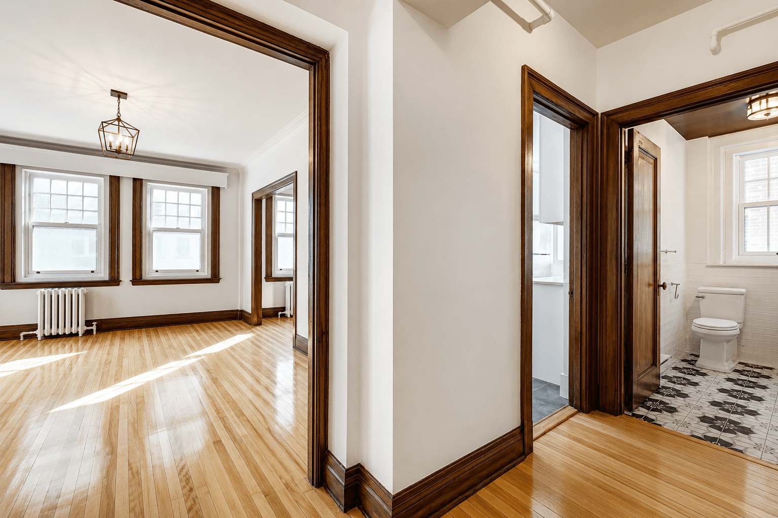 2 Bedroom Apartment for Rent - 418 Claremont Avenue, Montreal, QC 4