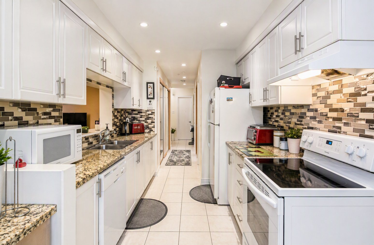 3 Bedroom House for Rent - Stonebridge Ave, Mississauga, ON 4