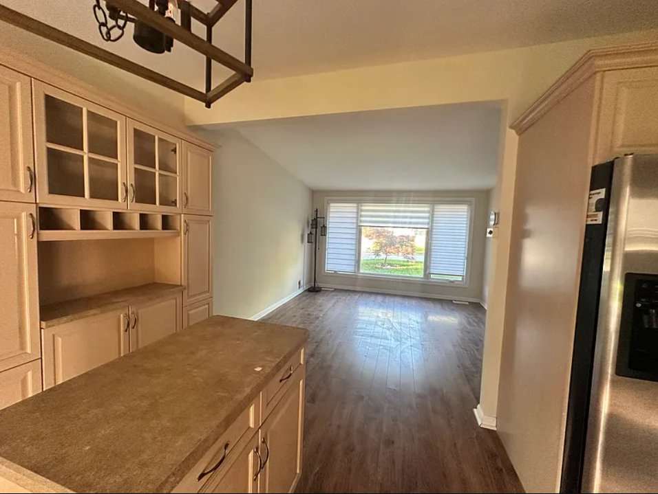3 Bedroom House for Rent - Charlevoix Ave, Windsor, ON 3