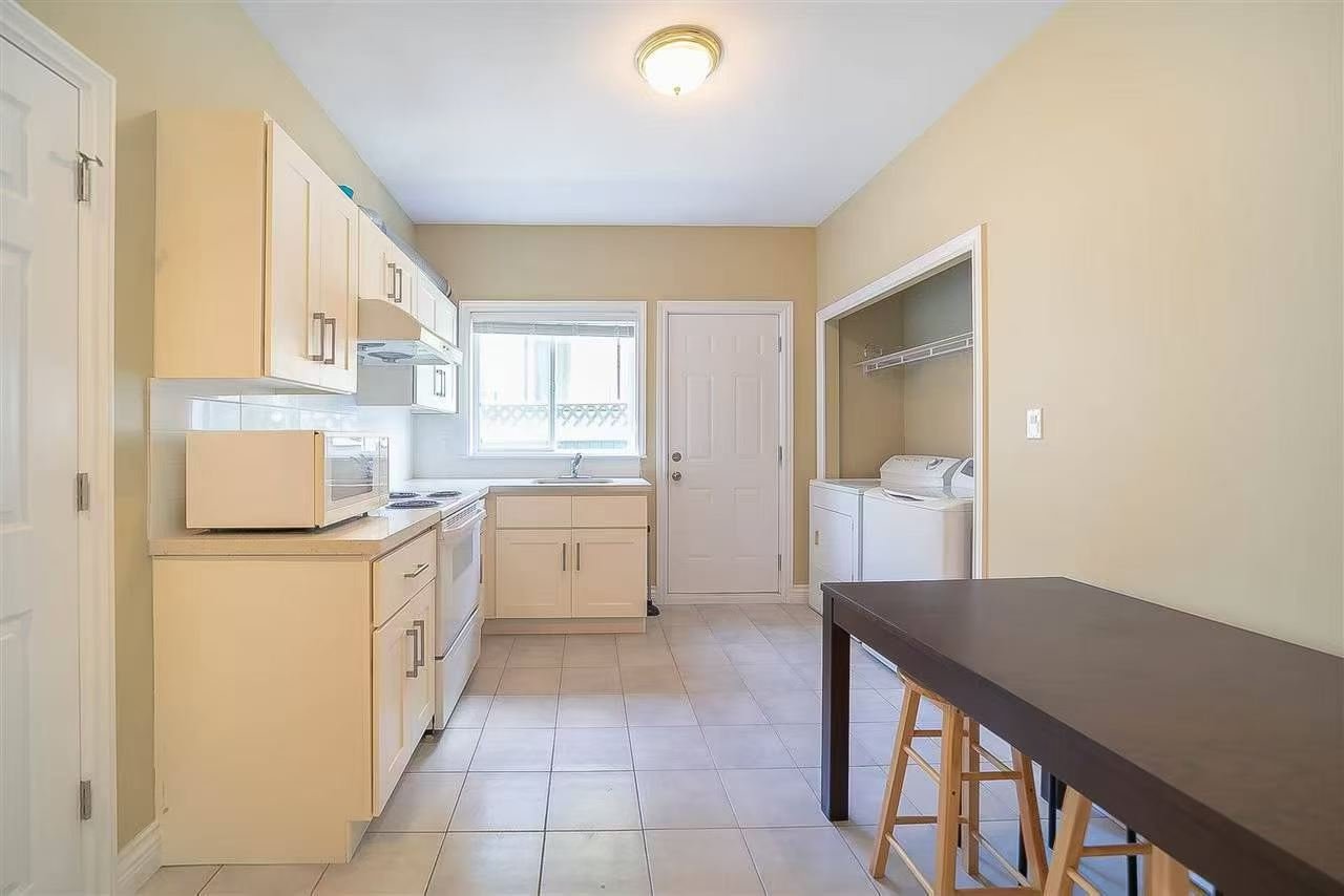 2 Bedroom Private Suite for Rent - Maple Rd, Richmond, BC 2