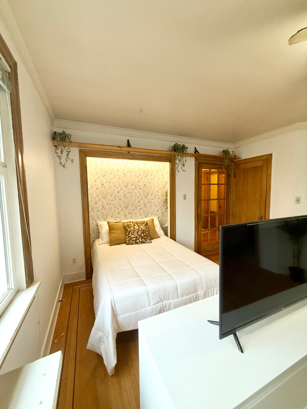 Studio Apartment for Rent - 1116 Pendrell St, Vancouver, BC 3