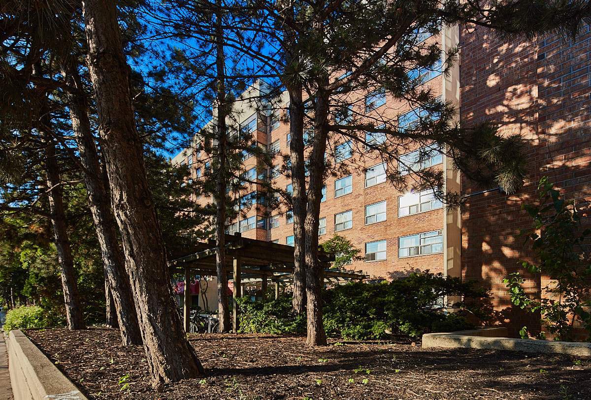 2 Bedroom Apartment for Rent - 345 Dufferin St, Toronto, ON 2