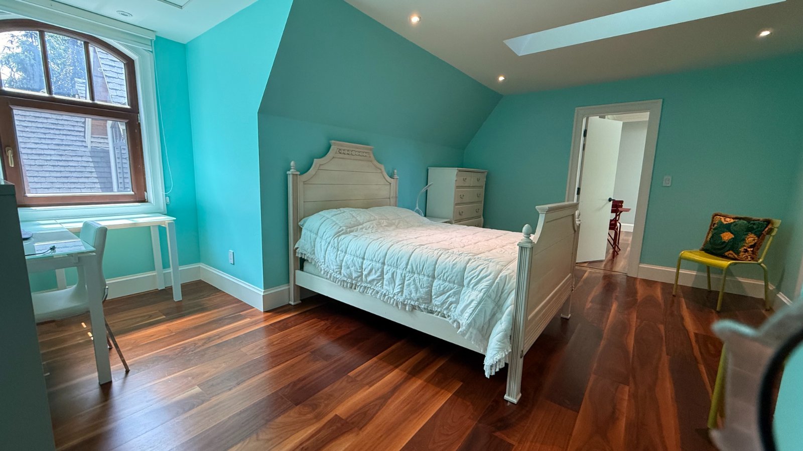 2 Bedroom Private Suite for Rent - 196th, Surrey, BC 4