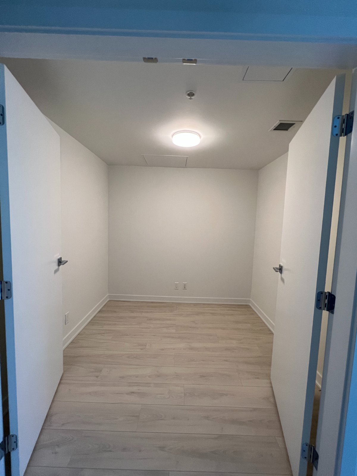 3 Bedroom Townhouse for Rent - 1471 Hunter St, North Vancouver District, BC 5
