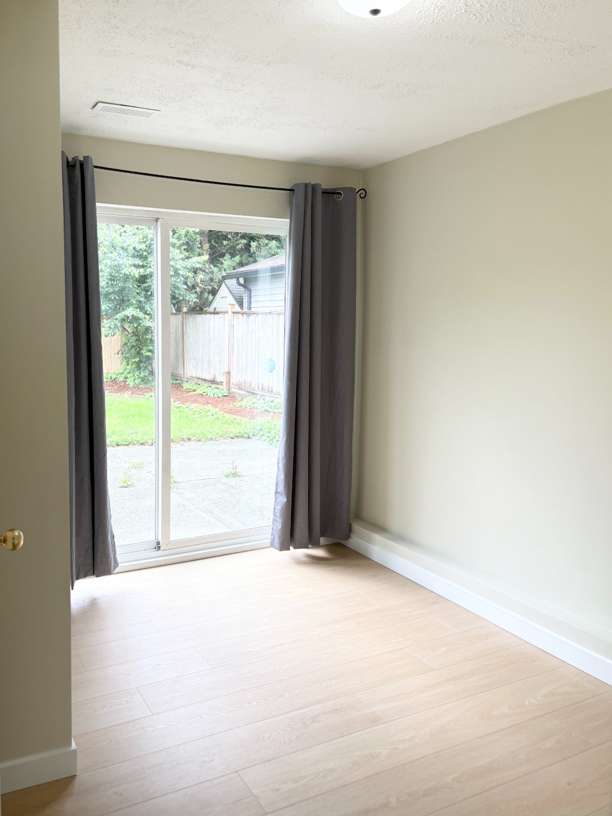 2 Bedroom Garden Suite for Rent - 18950 Ford Rd, Pitt Meadows, BC 4
