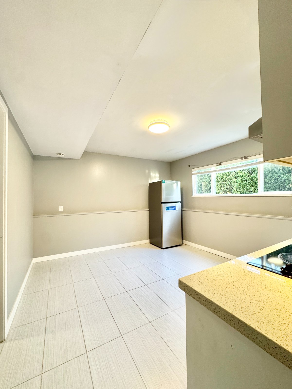 2 Bedroom Private Suite for Rent - Stanley St, Burnaby, BC 2