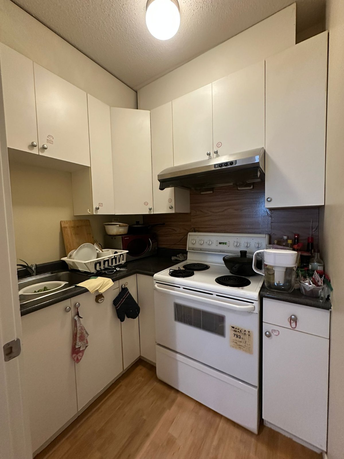 2 Bedroom Private Suite for Rent - Sussex Ave, Burnaby, BC 4