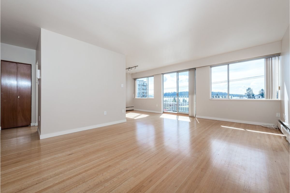 2 Bedroom Apartment for Rent - 1665 Duchess Ave, West Vancouver, BC 2