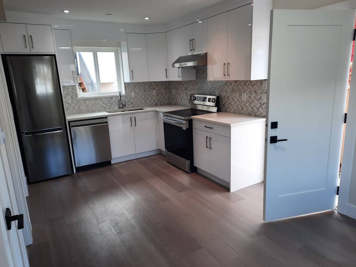 2 Bedroom House for Rent - 381 E 57th Ave, Vancouver, BC 5