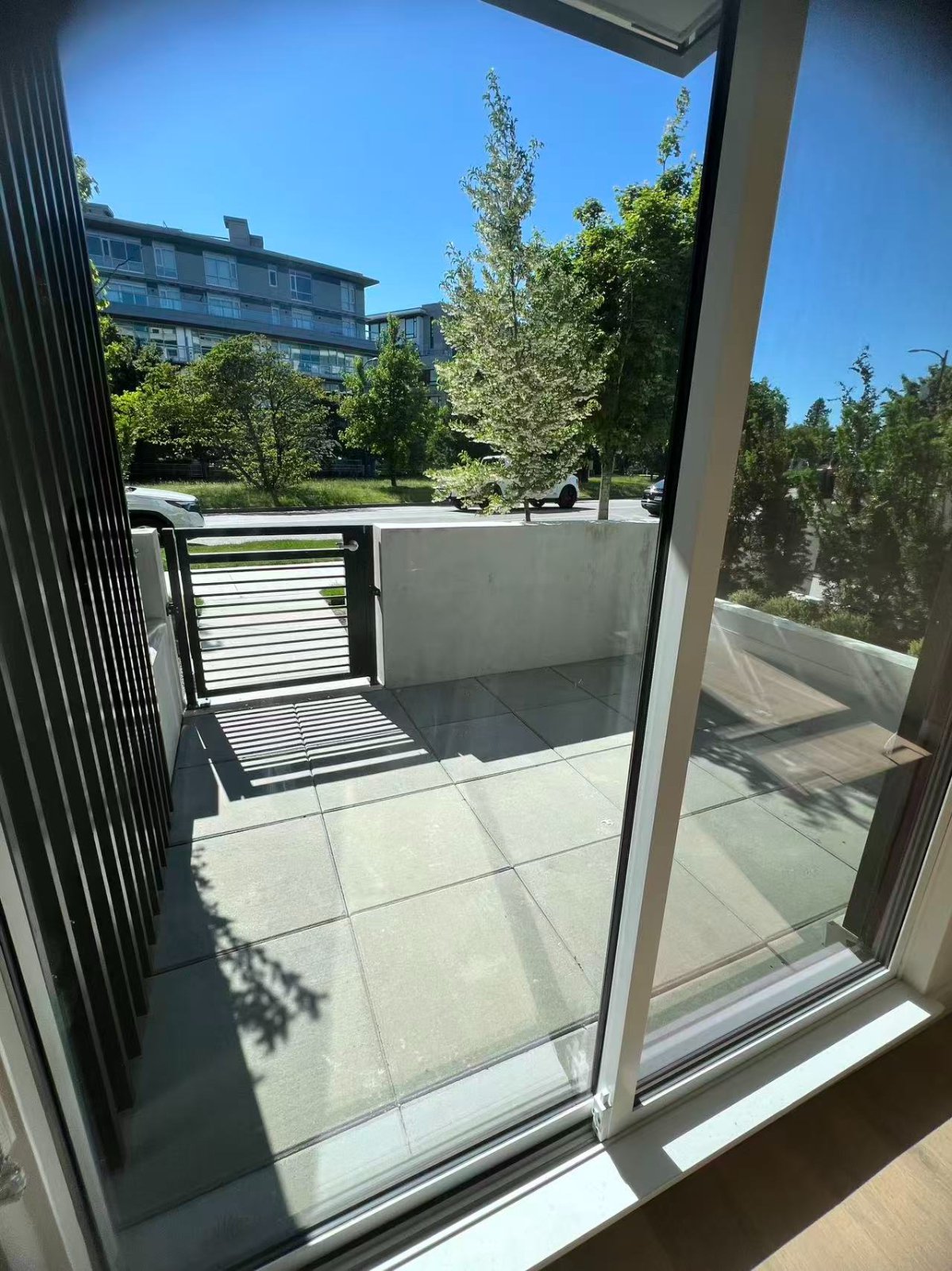 Studio Apartment for Rent - 5212 Cambie St, Vancouver, BC 4