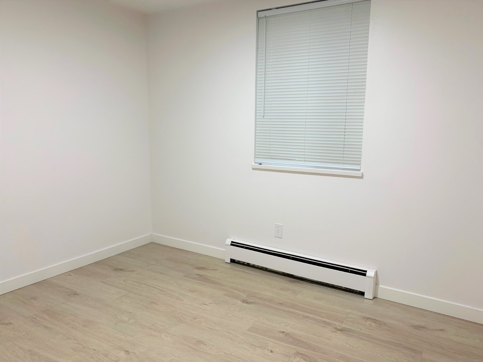 2 Bedroom Apartment for Rent - Salisbury Ave, Burnaby, BC 4