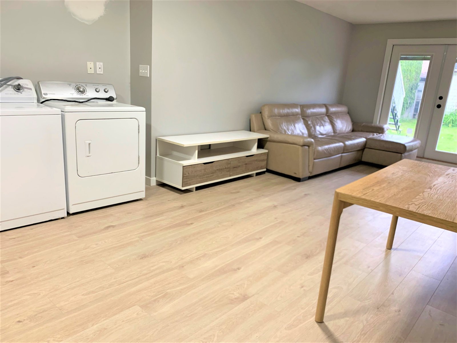 2 Bedroom Apartment for Rent - Salisbury Ave, Burnaby, BC 3