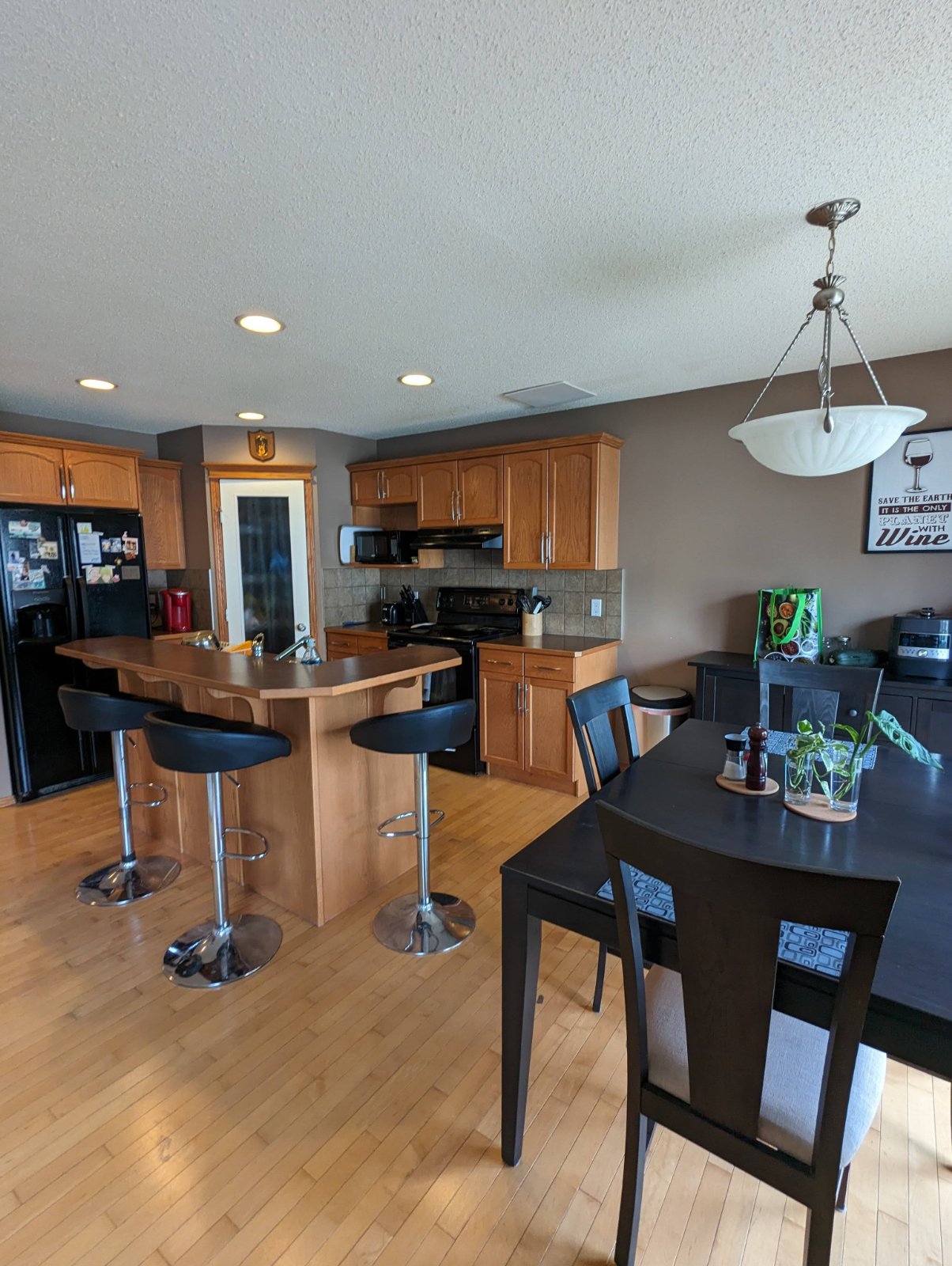 3 Bedroom House for Rent - 247 Royal Birch Way NW, Calgary, AB 2