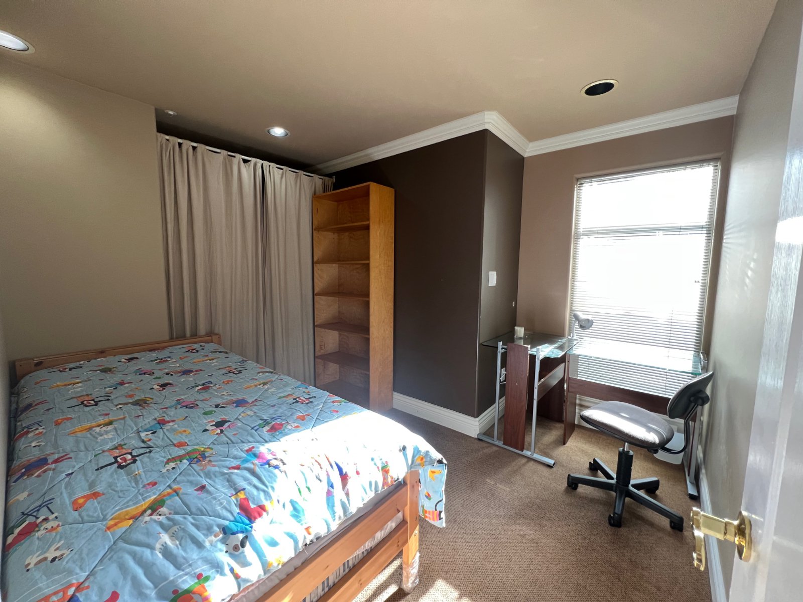 4 Bedroom Basement Suite for Rent - W 35th Ave, Vancouver, BC 2