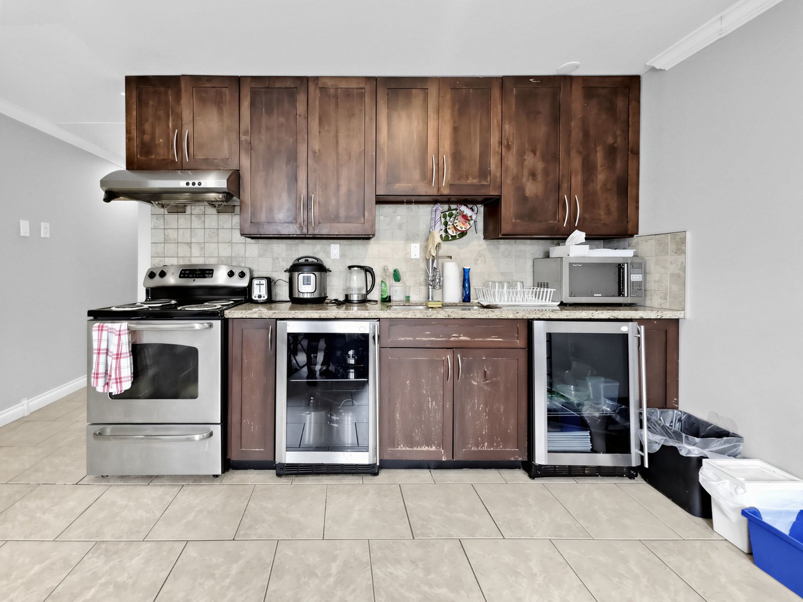 2 Bedroom Garden Suite for Rent - Dunbar St, Vancouver, BC 4