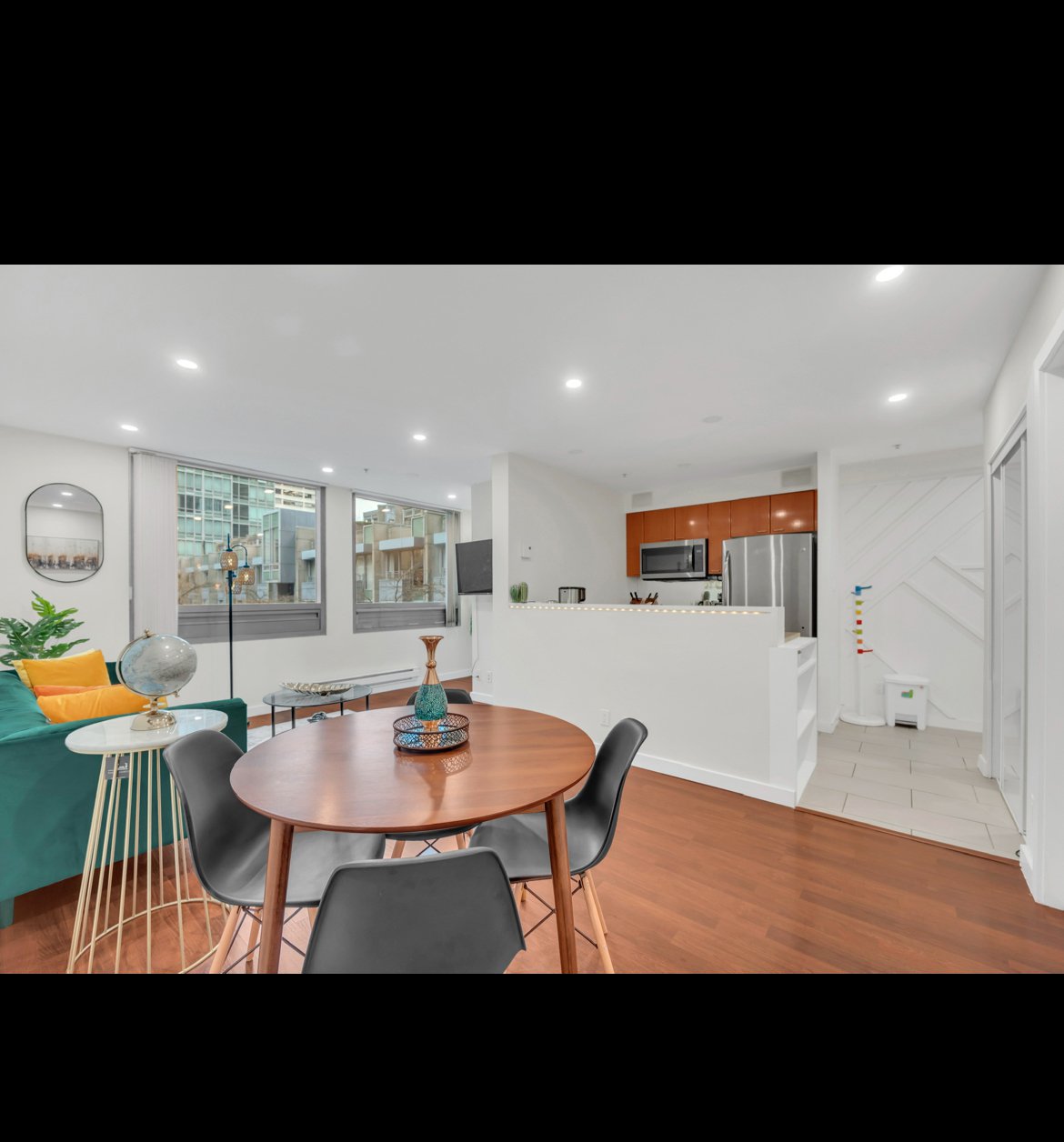 2 Bedroom Apartment for Rent - 1200 W Georgia St, Vancouver, BC 2