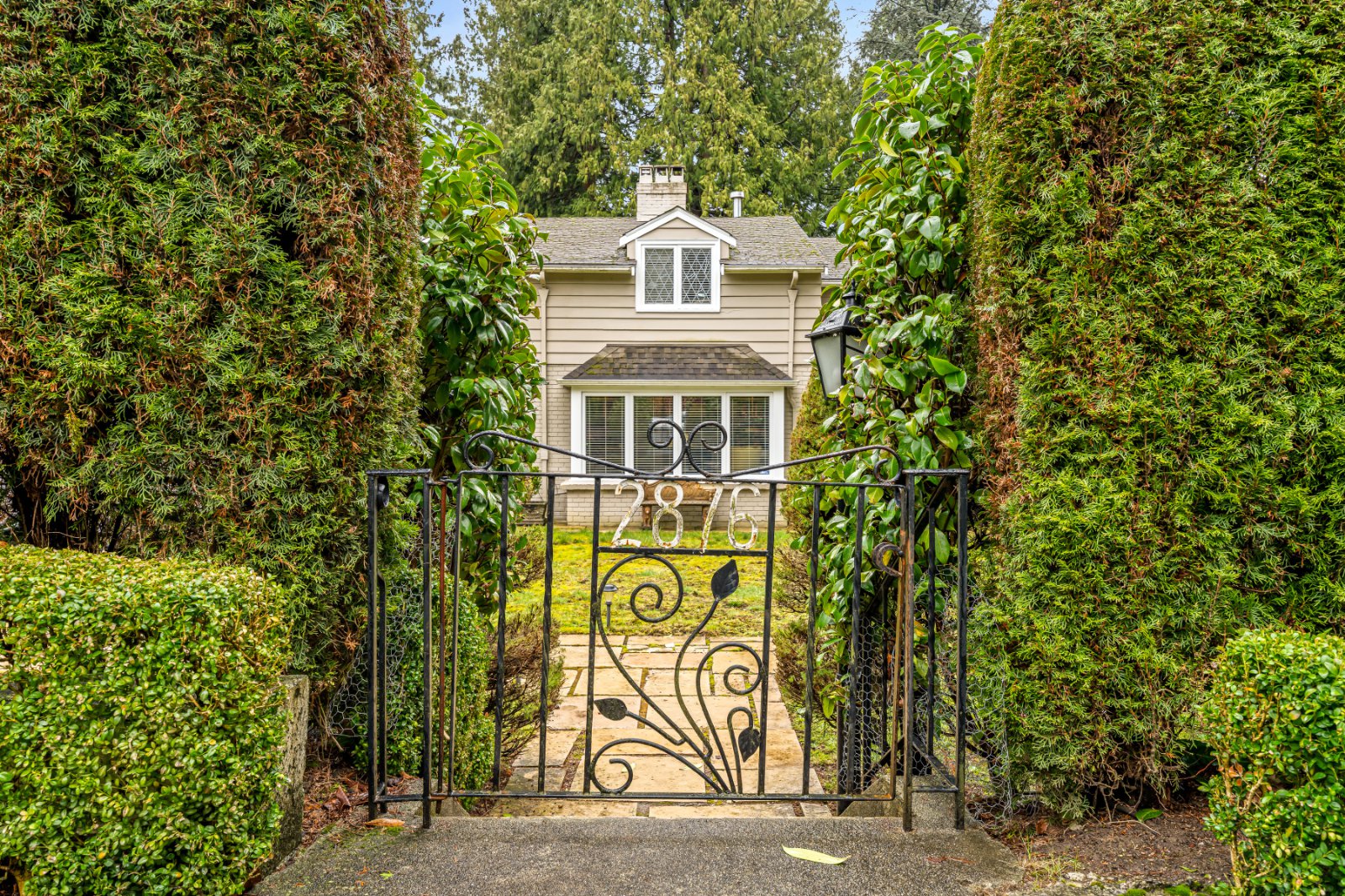 2 Bedroom Garden Suite for Rent - W 49th Ave, Vancouver, BC 2