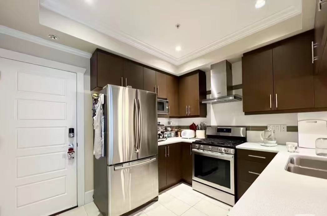 3 Bedroom Townhouse for Rent - 6331 No 4 Rd, Richmond, BC 3