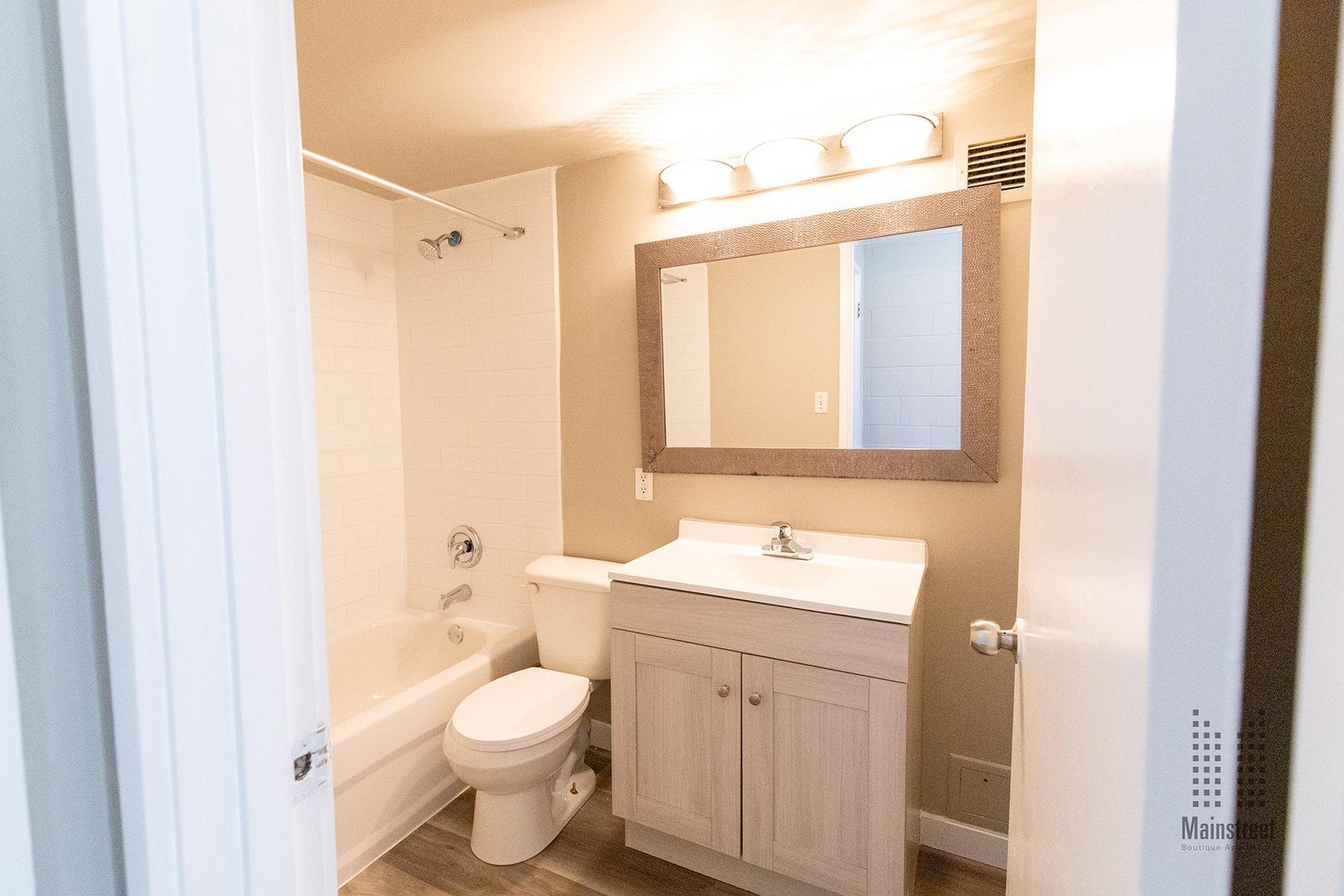 Studio Apartment for Rent - 144 Brunswick Street, Penticton, BC 3